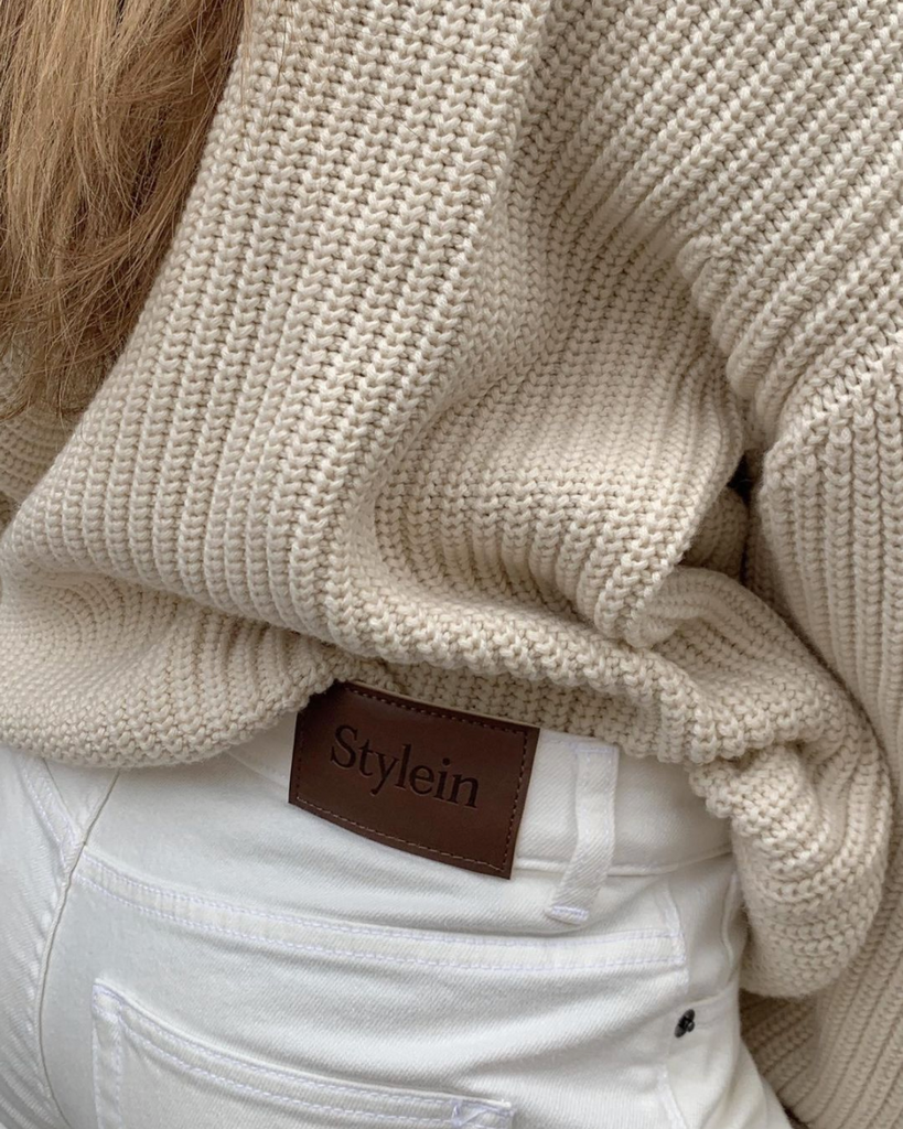 Monochrome cream