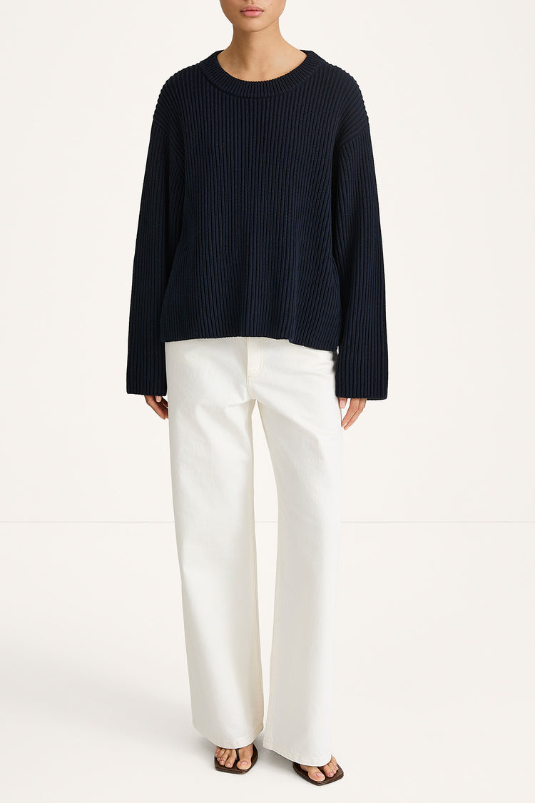 Abella knitted sweater midnight stylein model image front