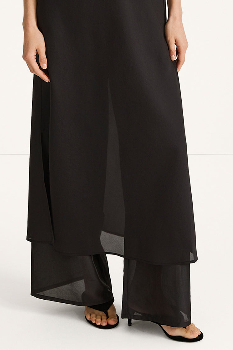 Babeline long transparent v-neck dress black stylein close up