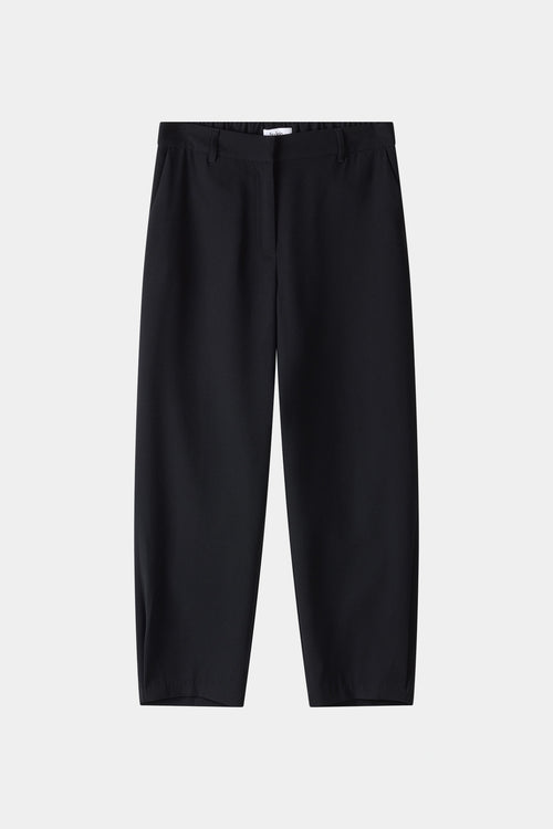 Black suit trousers bergio stylein front model image