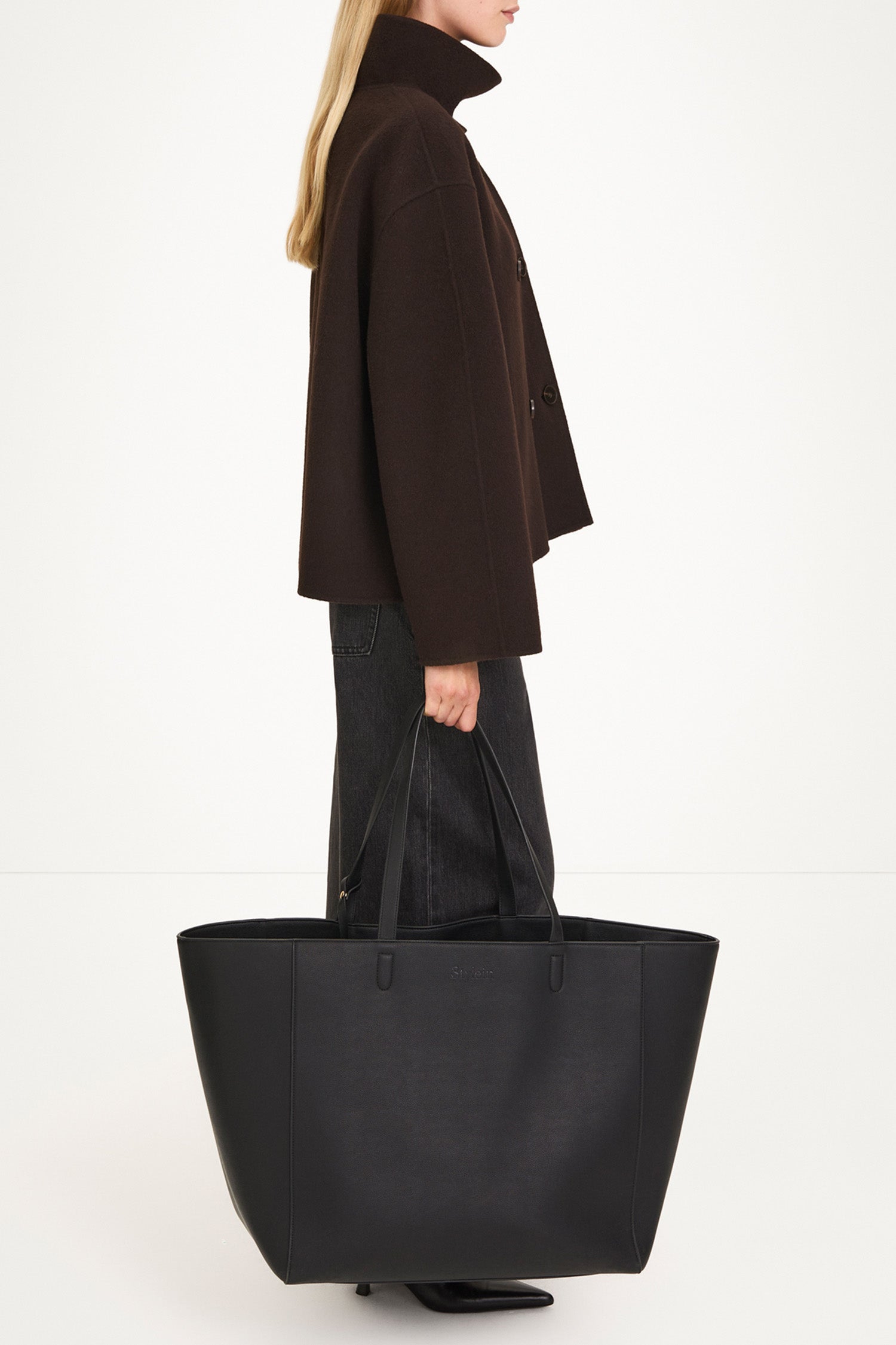 Yacht bag xl stylein black model image side
