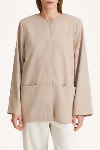 Blevio blazer sand stylein model image front close