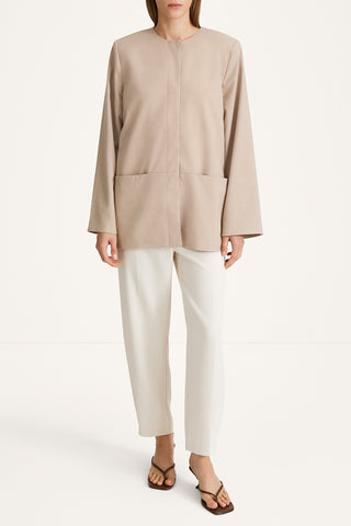 Blevio blazer sand stylein model image front