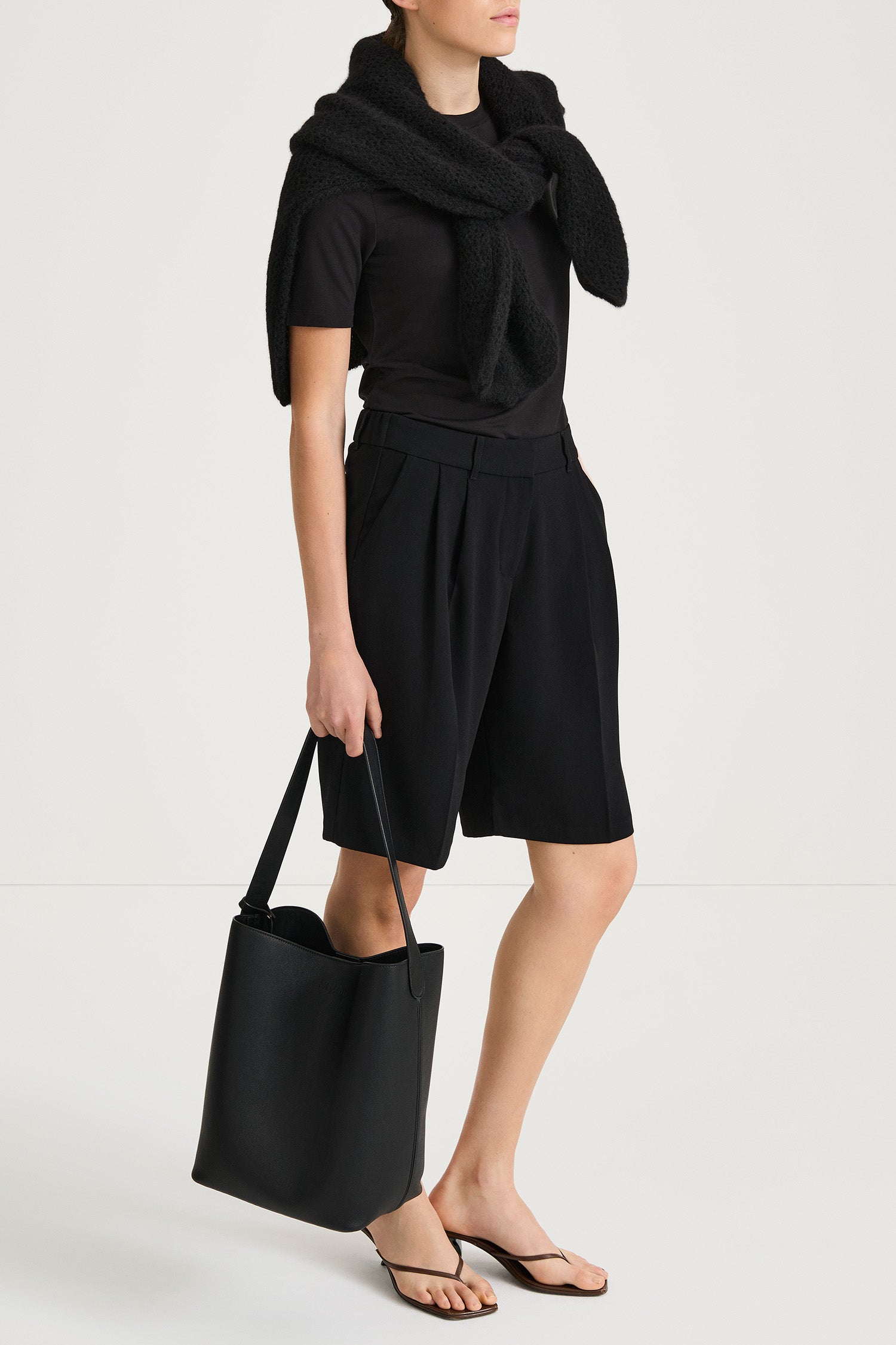 Bore shorts suit black stylein model image side