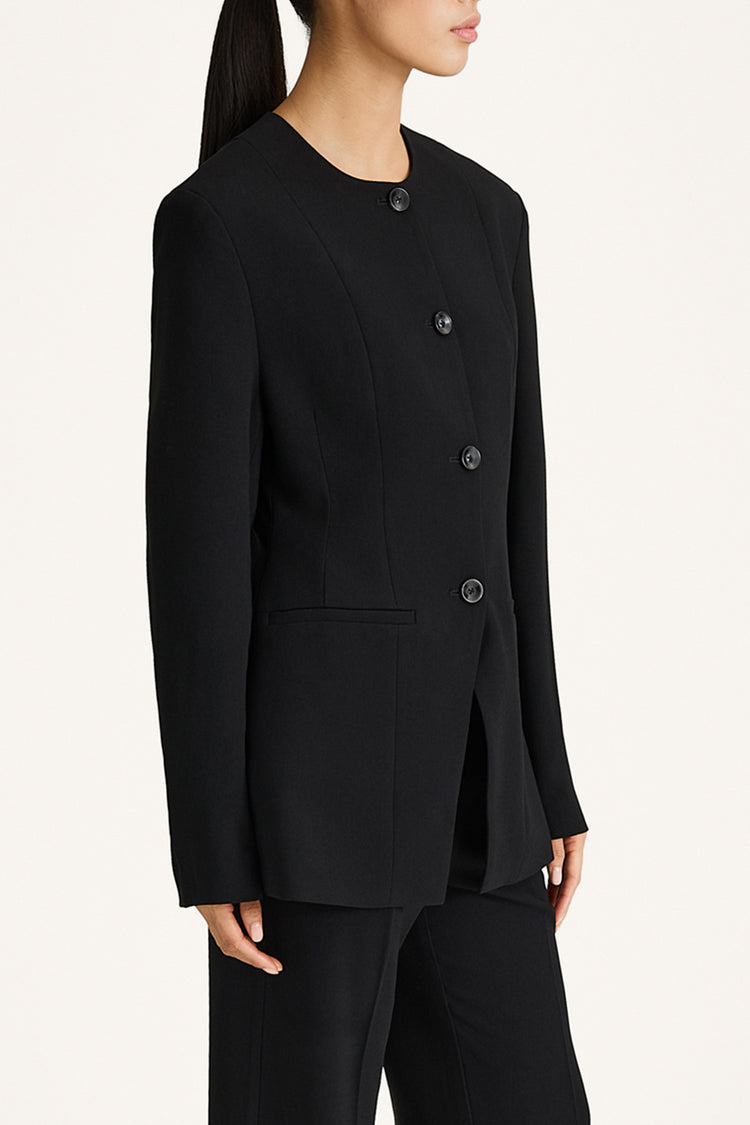 Bova black blazer stylein model image close