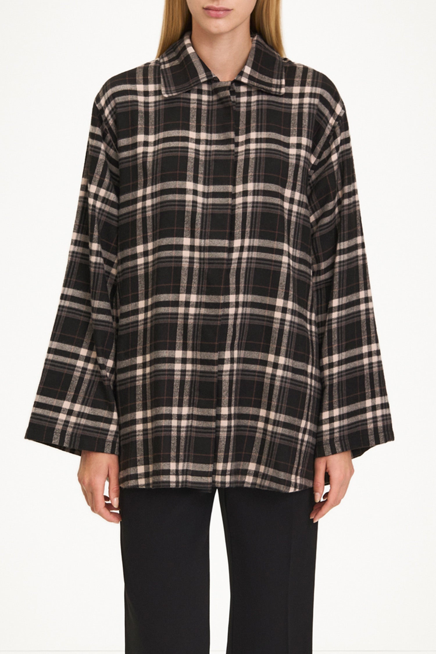 Bremen shirt cotton flannel black check stylein front close