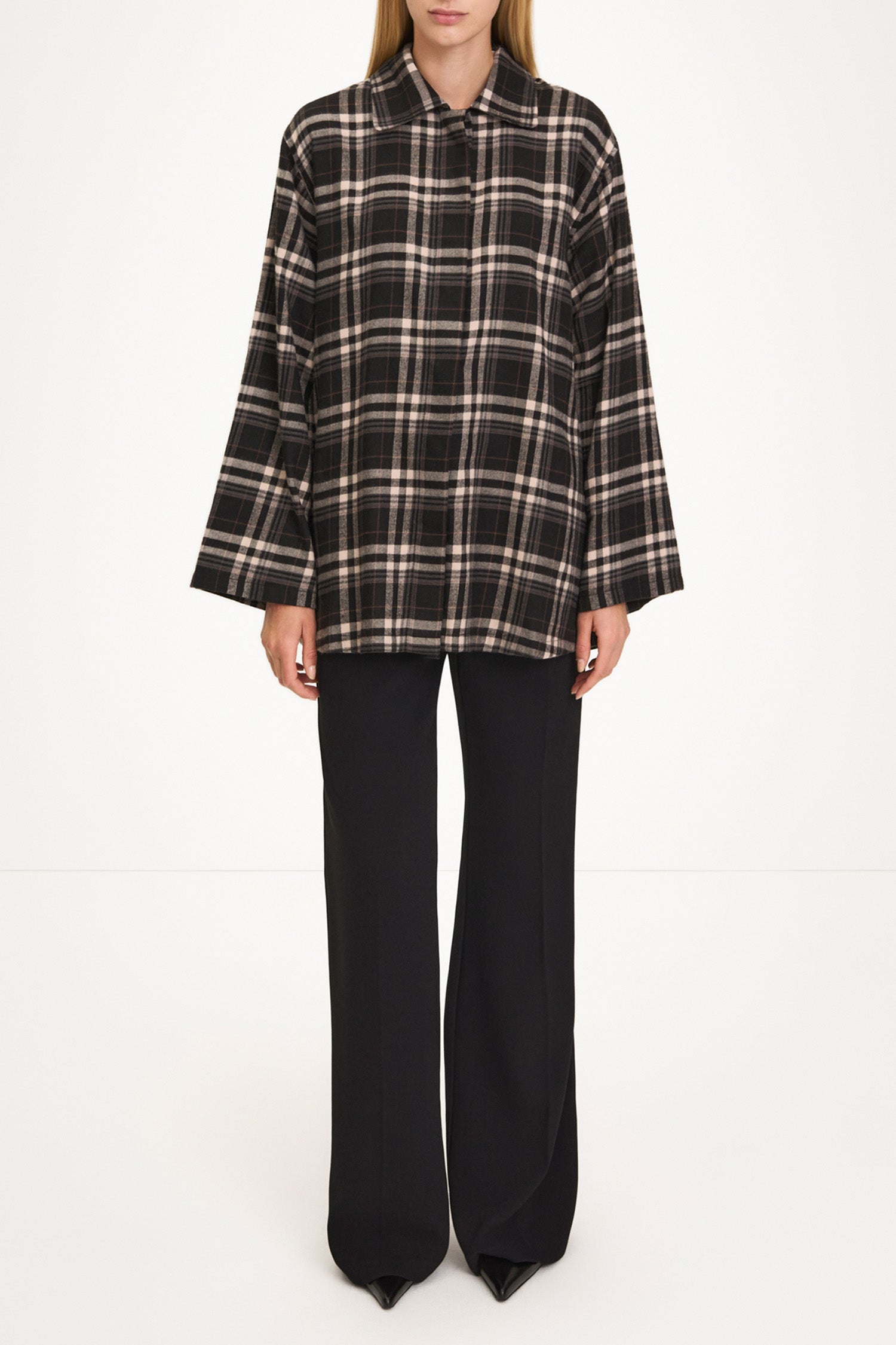Bremen shirt cotton flannel black check stylein model image front