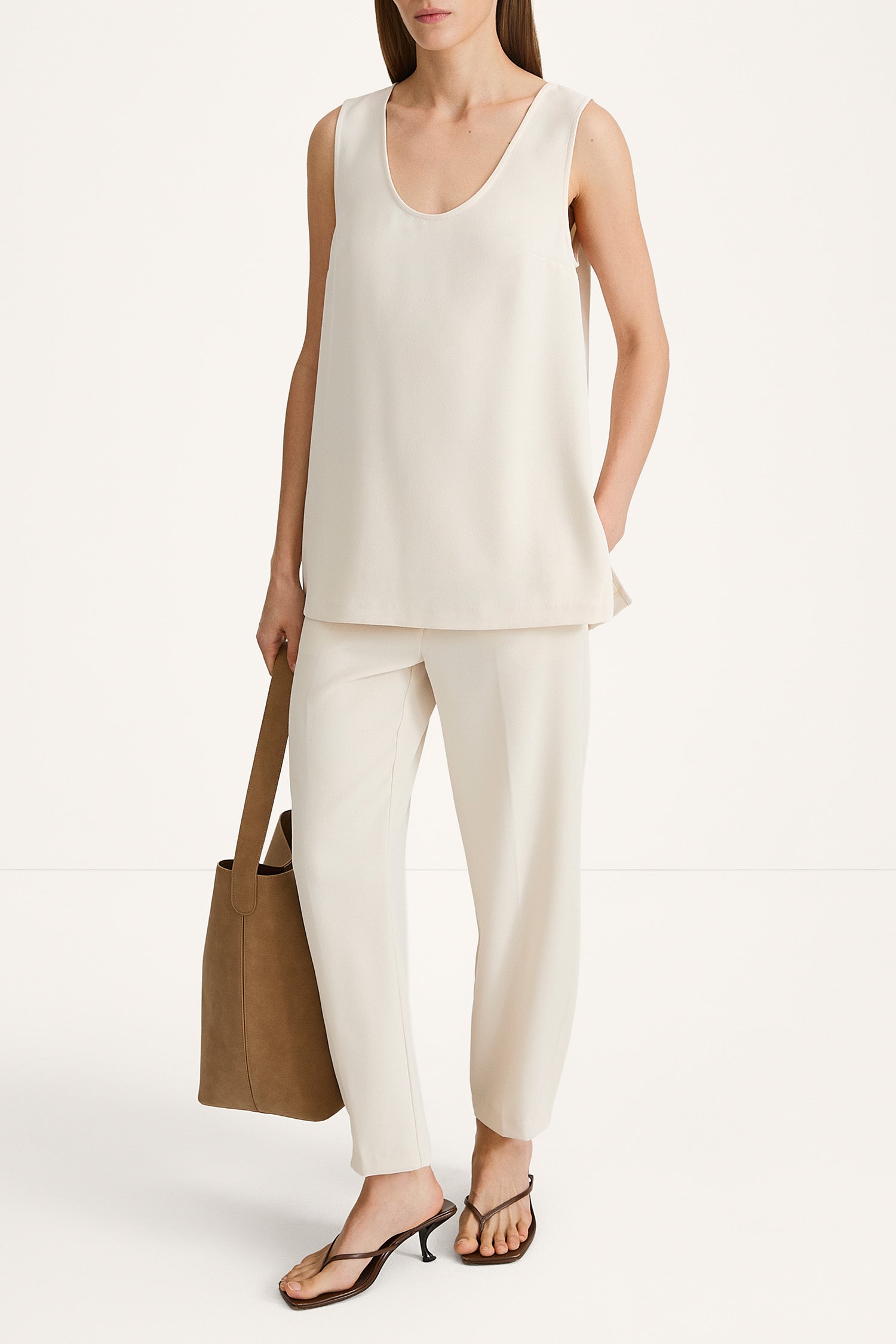 Buccino top ivory stylein model image front