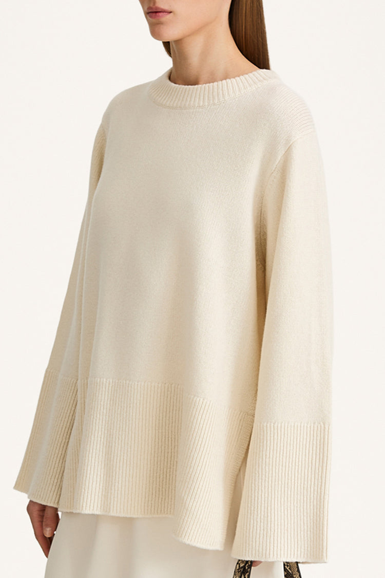 Hala long sleeve knitted sweater cream stylein model image side close-up