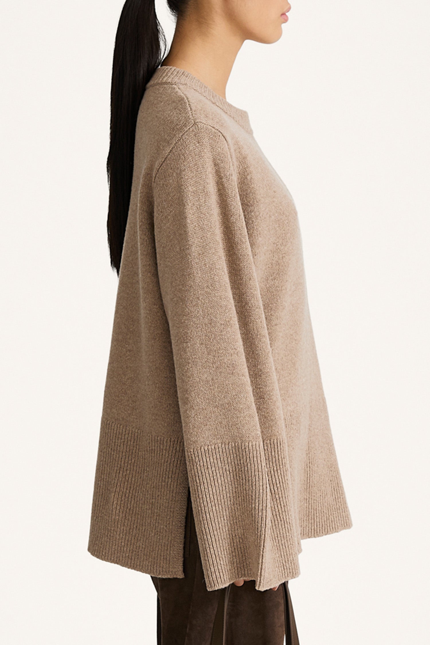 Hala wool sweater oat stylein model image  side close up