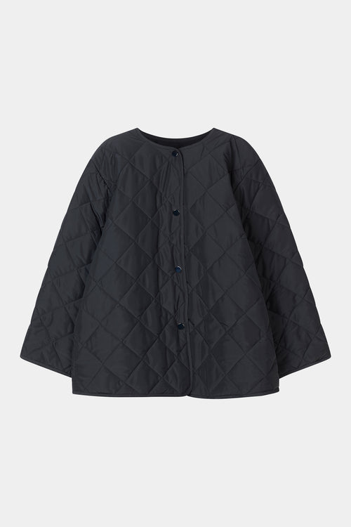 Halima loose flared quilted padded jacket black stylein model image front