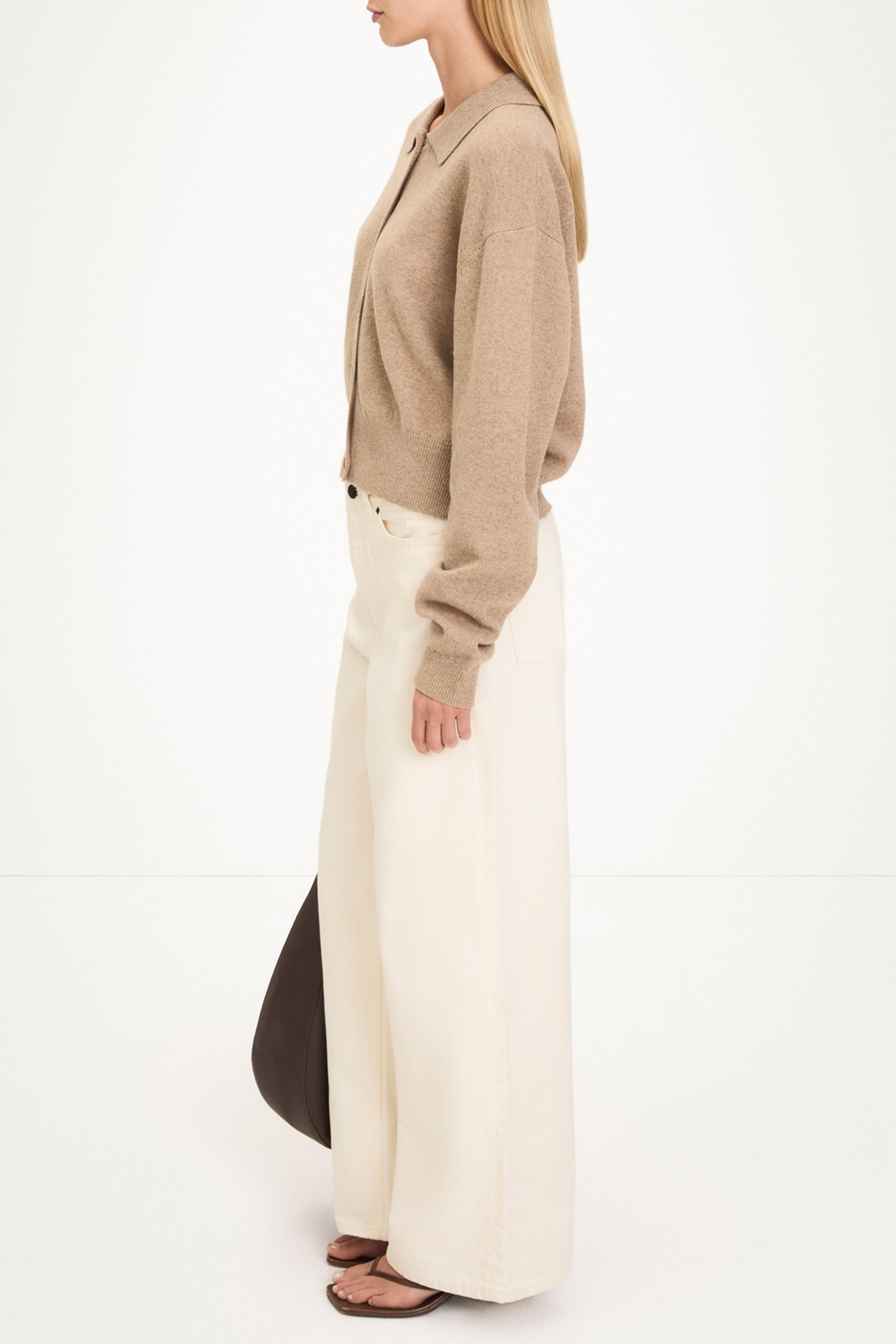 Halina cardigan merino wool oat stylein model image side