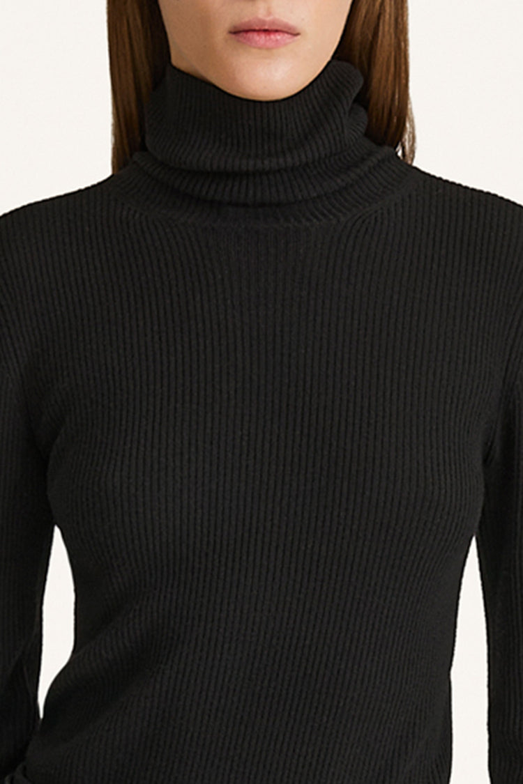 Helea polo sweater black stylein model image close