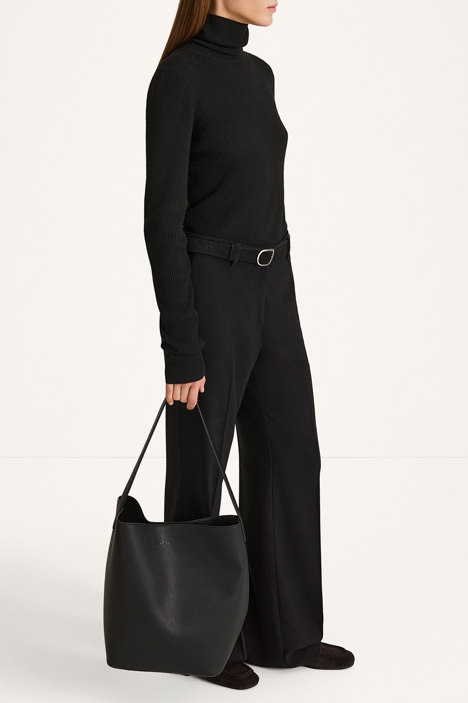 Helea polo sweater black stylein model image side