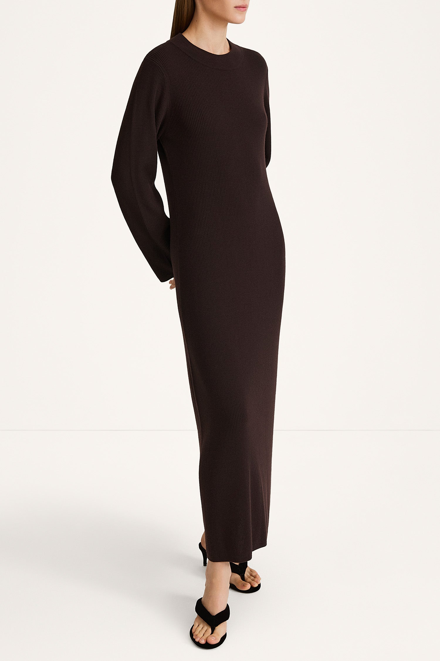 Hemera merino wool long maxi dress coffee stylein model image side