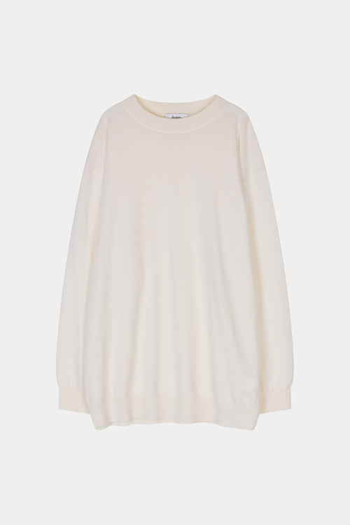 White sweater crew neck stylein hera front model image