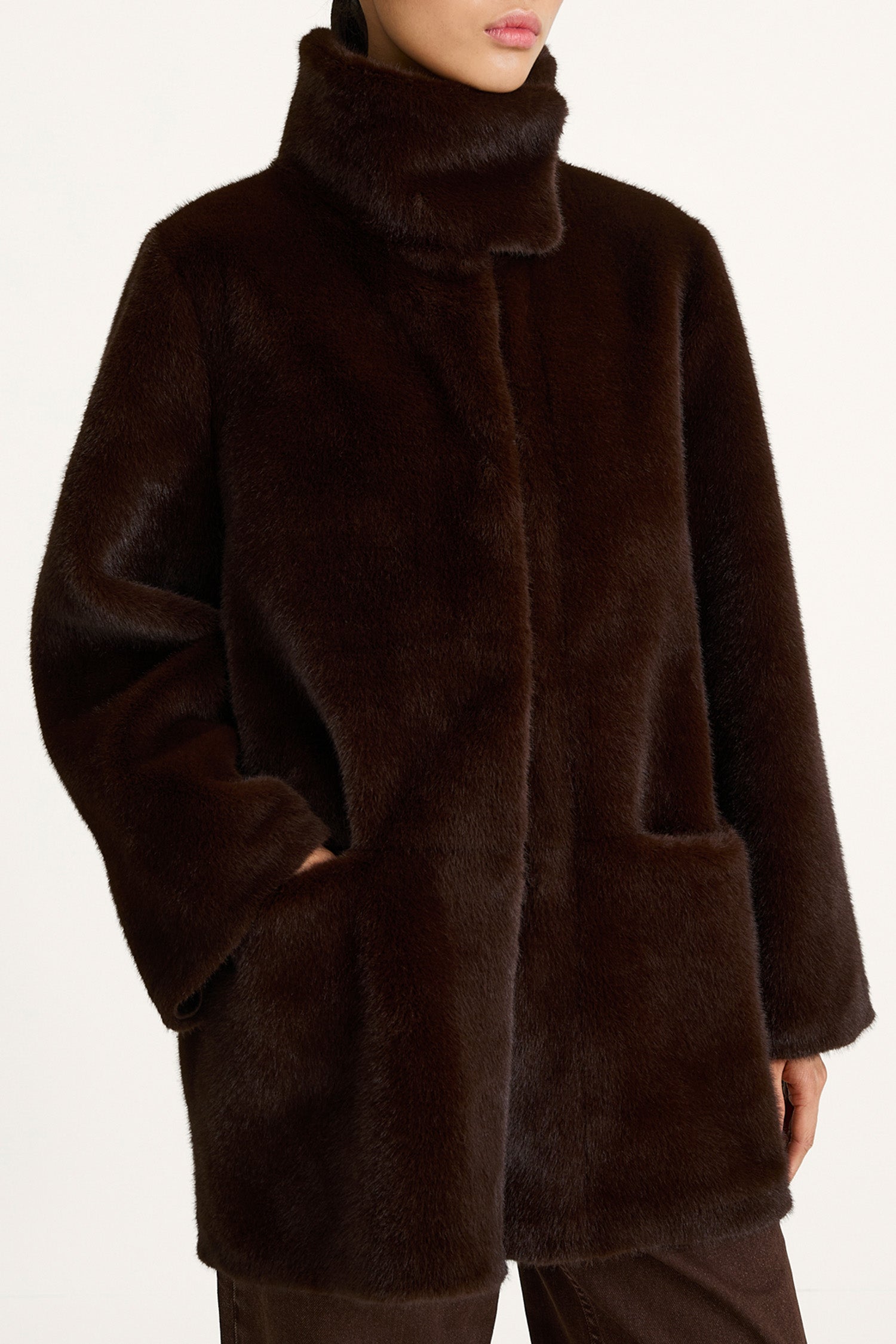 Hilani faux fur short coat dark brown stylein model image front close up
