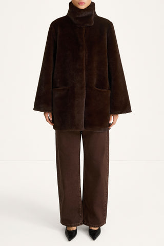 Hilani faux fur short coat dark brown stylein model image front