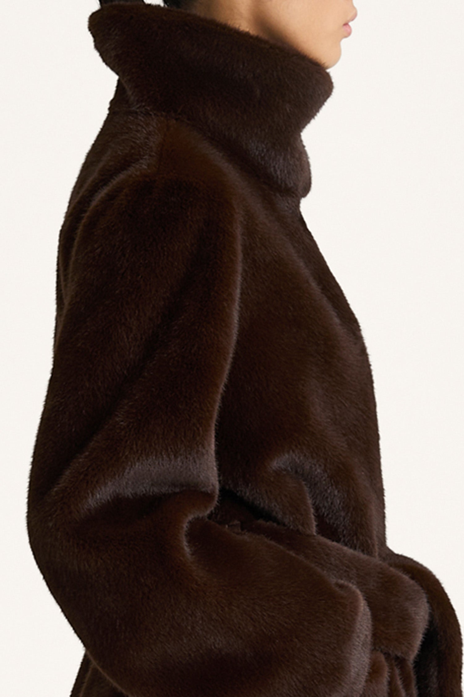 Hilani faux fur short coat dark brown stylein model image side close up