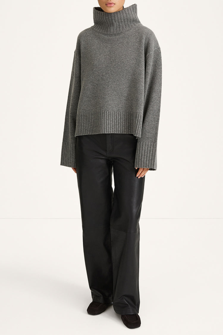 Hilary polo sweater mid grey stylein front