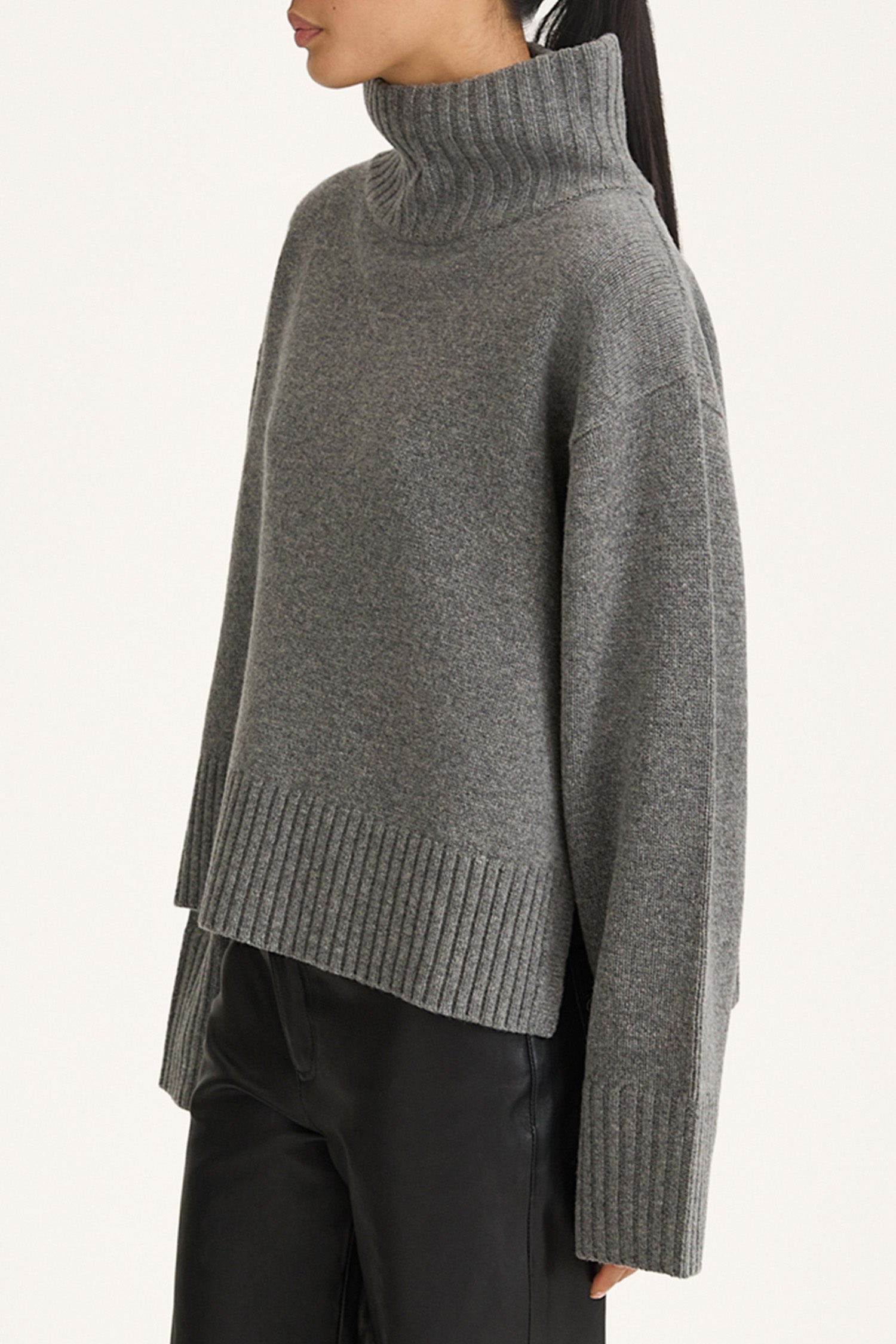  Hilary polo sweater mid grey stylein detail