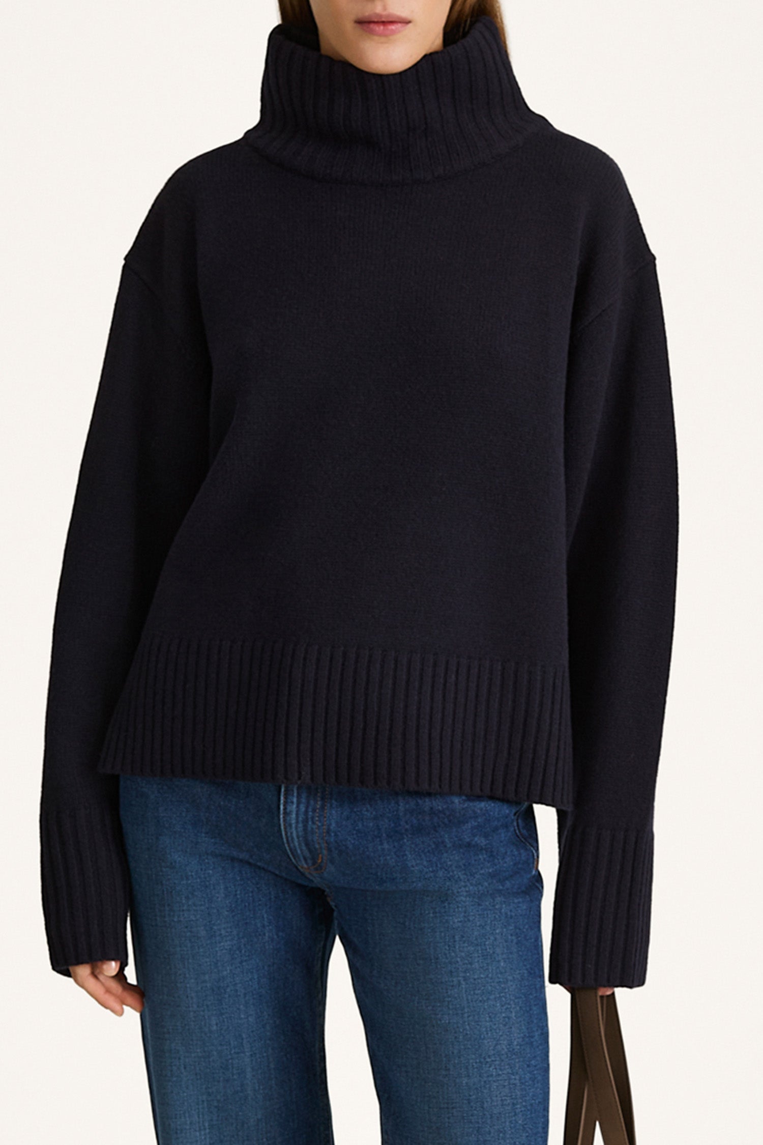 Hilary polo sweater midnight stylein details