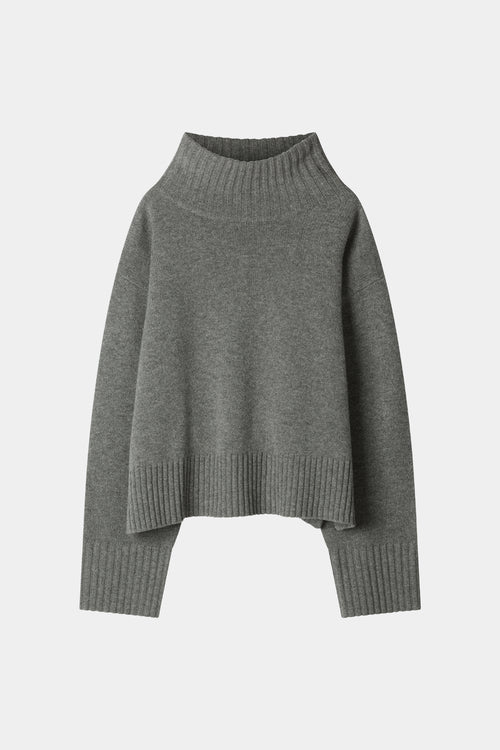 Hilary polo sweater mid grey stylein front
