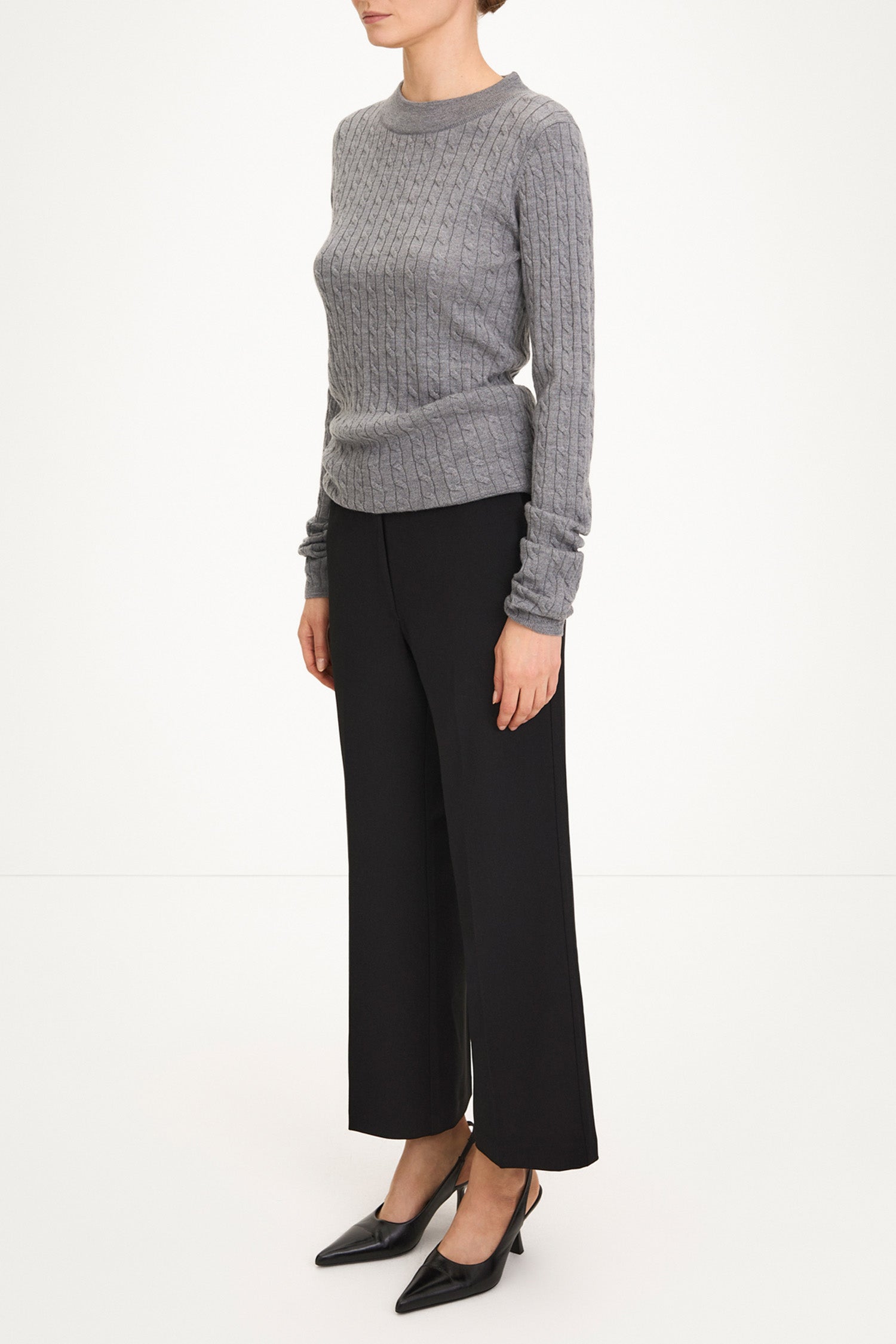 Hollin sweater cable knit merino wool grey stylein model image side