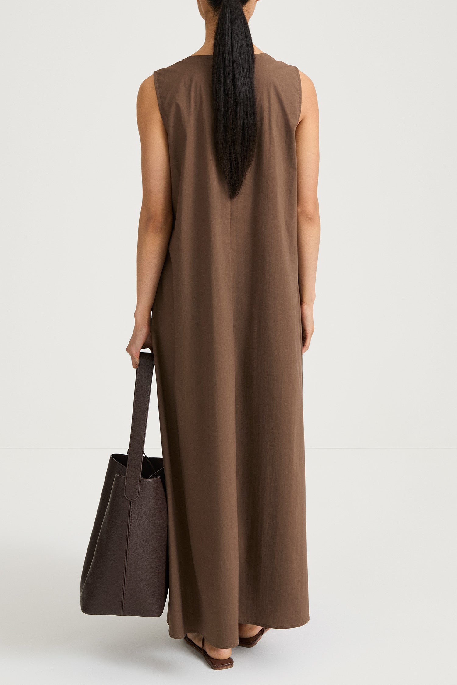 Jaisie long dress coffee stylein model image back