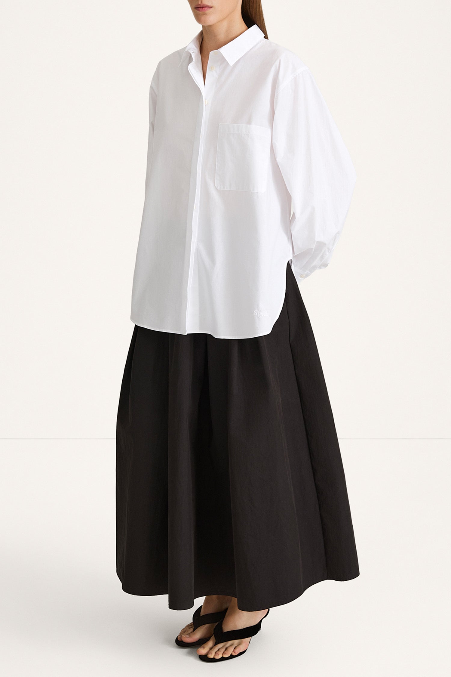 Jansell cotton shirt white stylein model image side