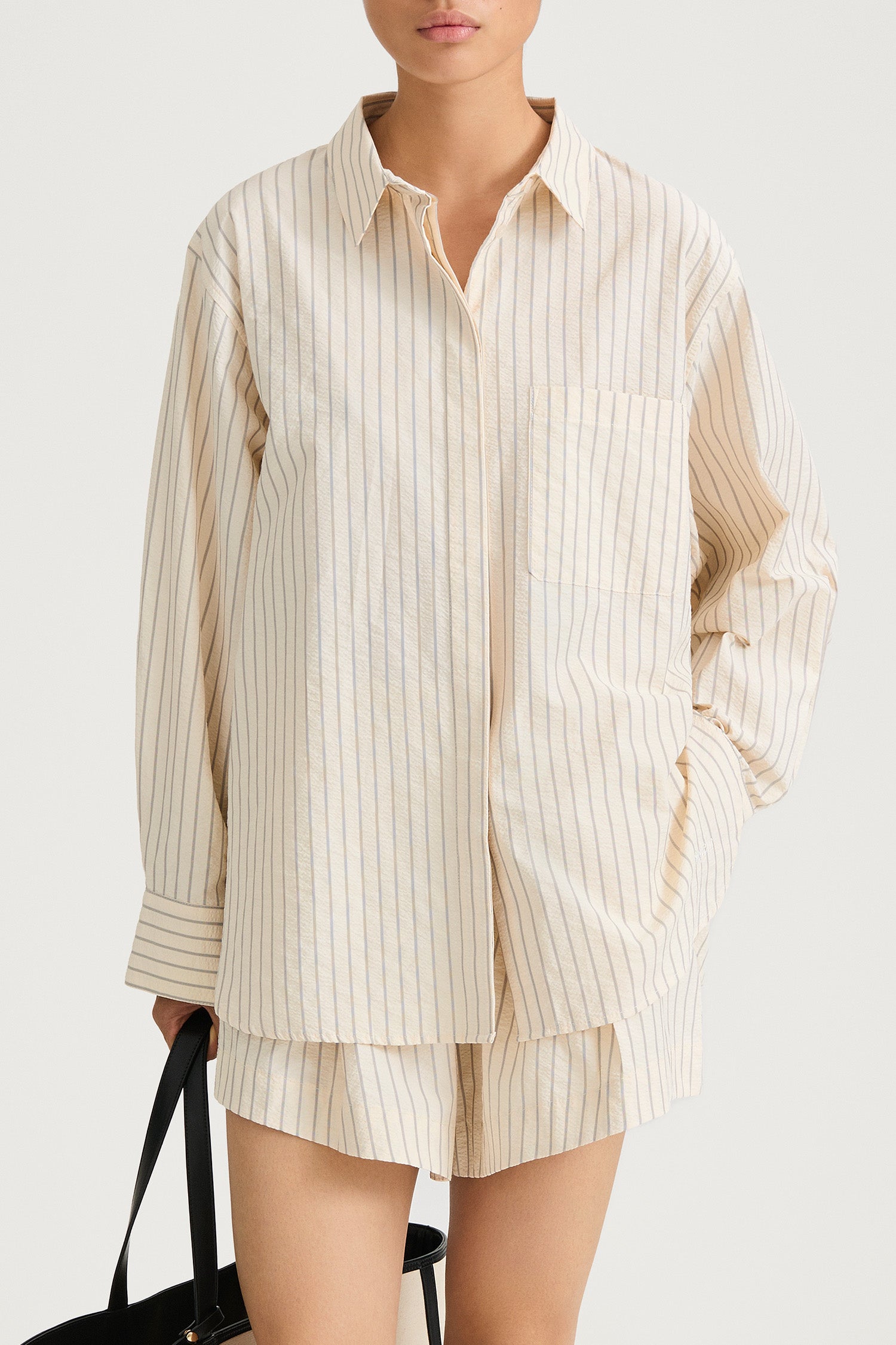 Jansell shirt cream stripe stylein model image close