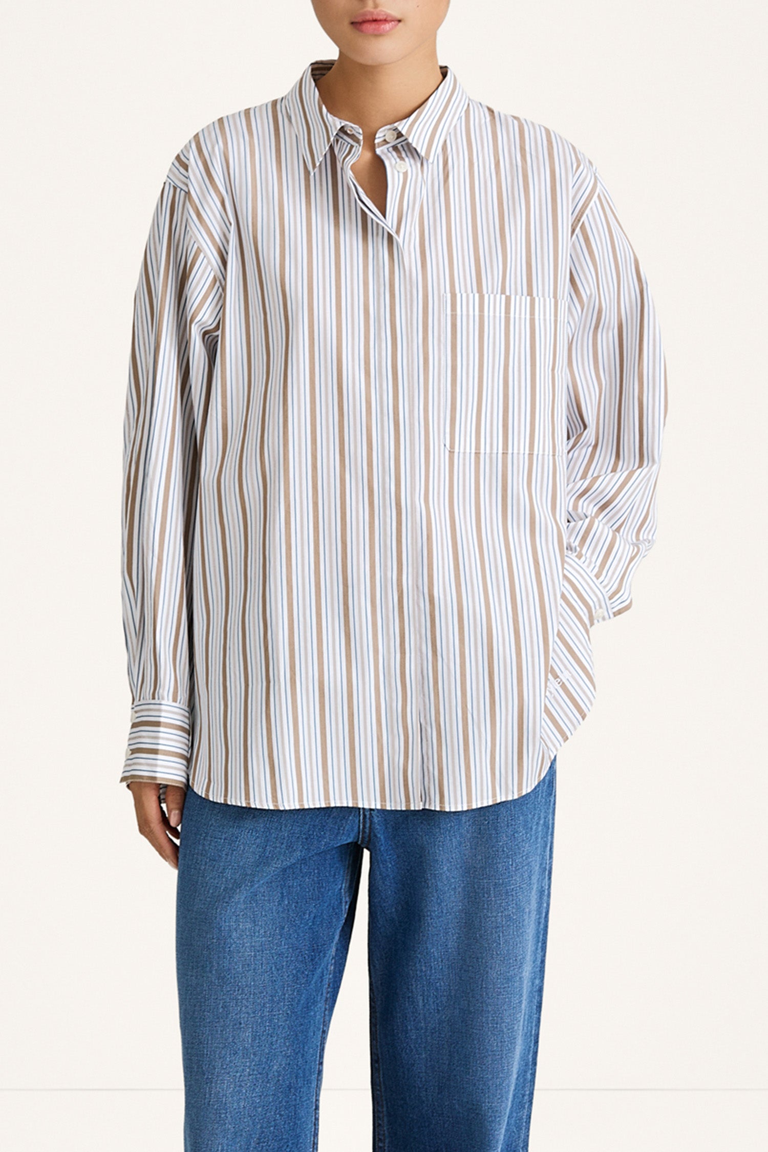 Jansell shirt taupe stripe stylein model image front close