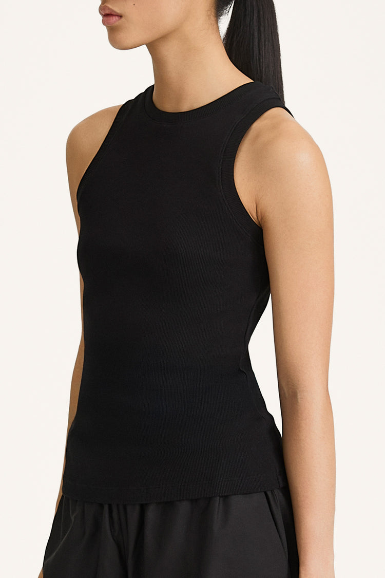 Jase tank top black stylein model image side close