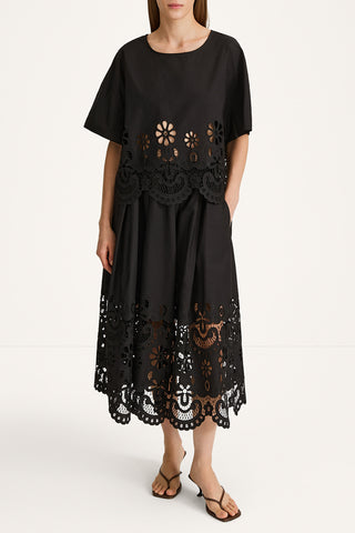 Jassira embroidery blouse black stylein model image front