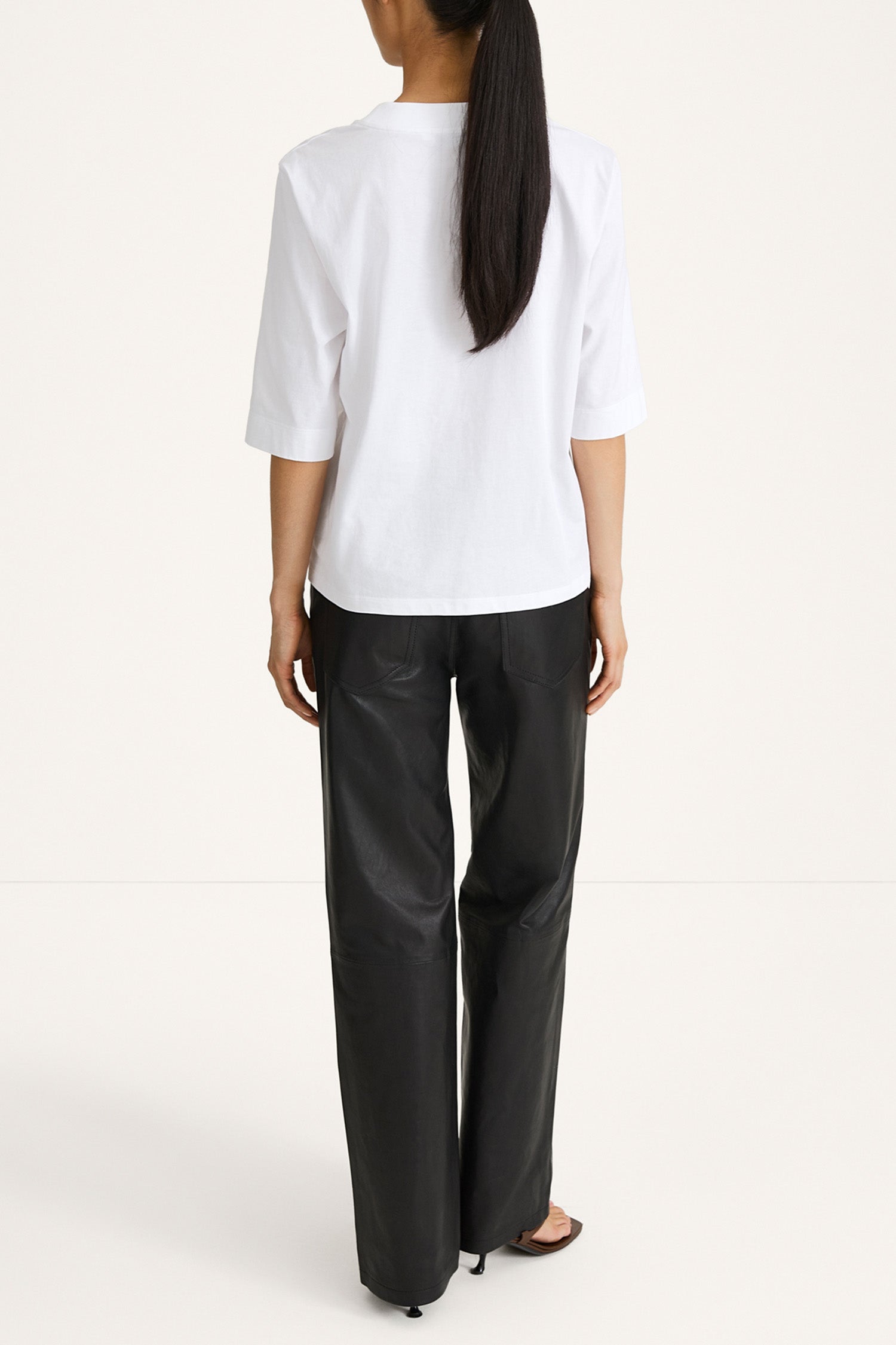 white oversized t-shirt stylein jemmy back