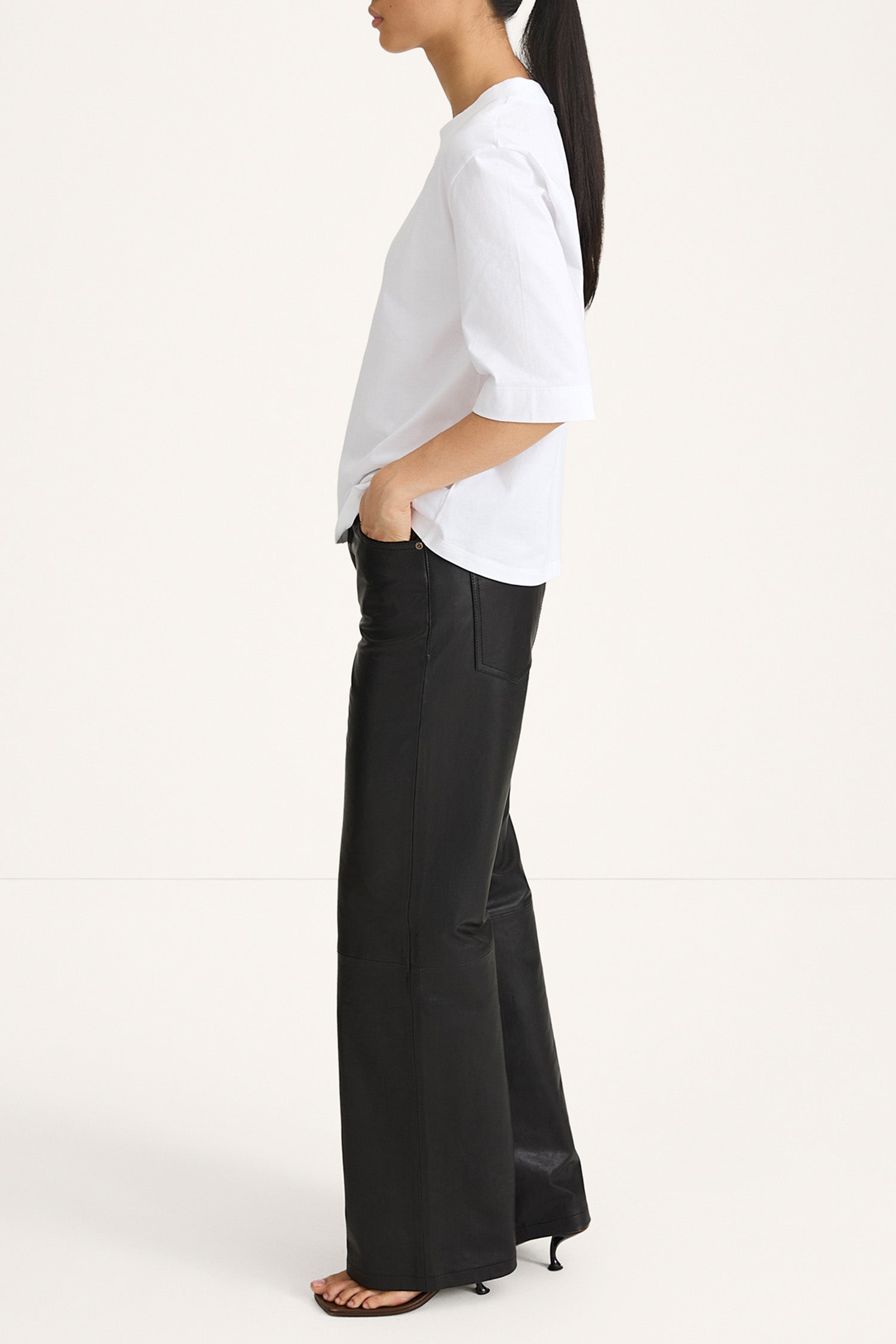 white oversized t-shirt stylein jemmy side