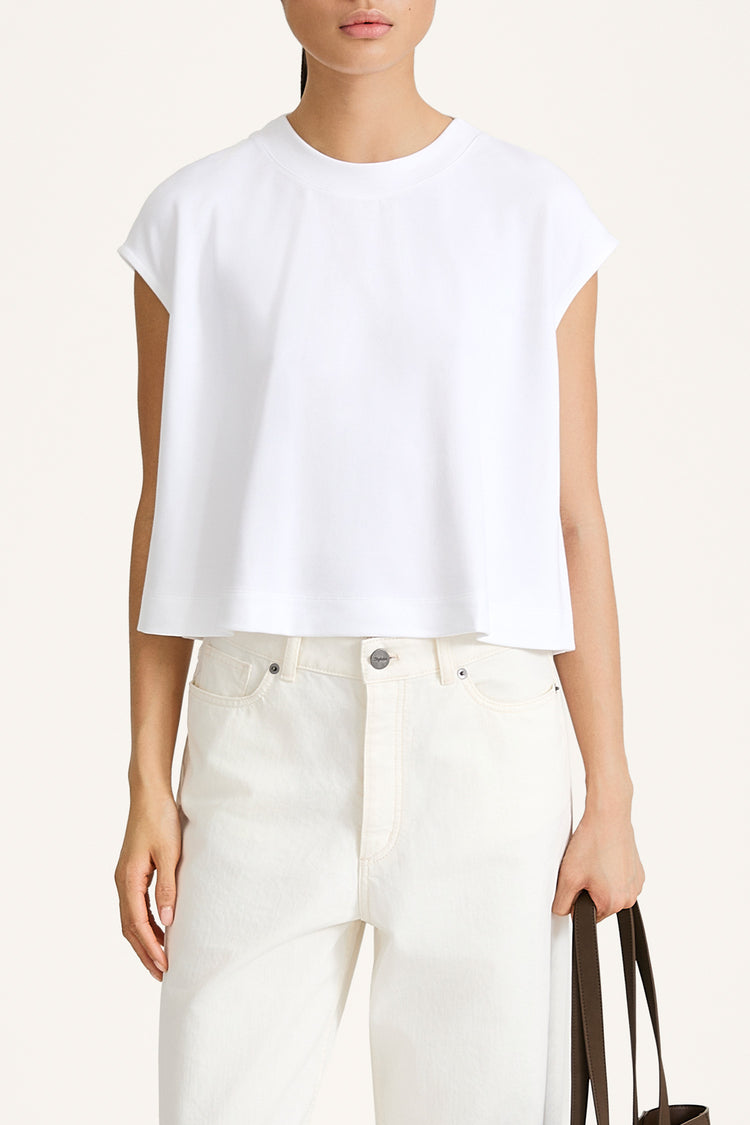 Jenn sleeveless oversized top cream stylein model image front close