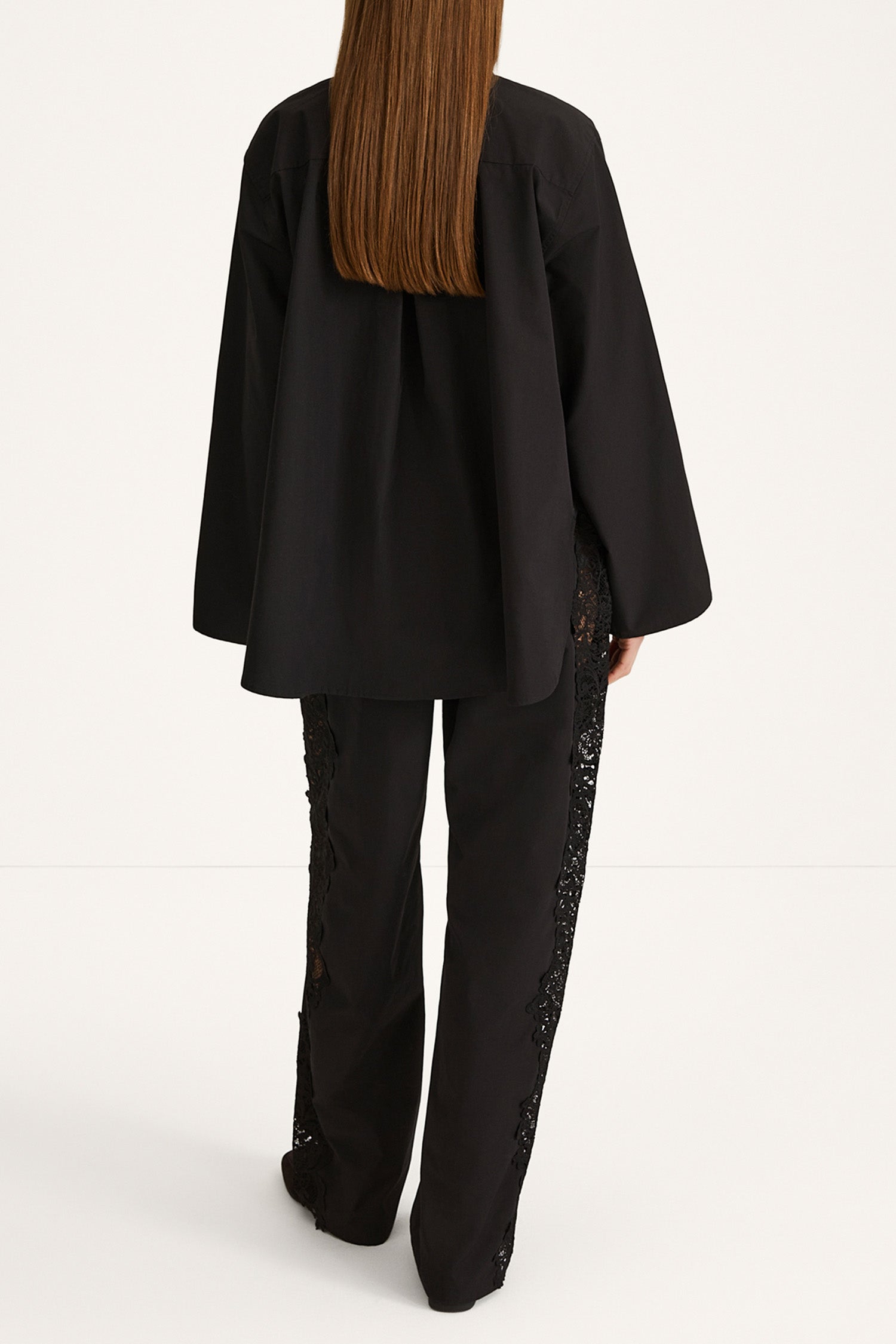 Black trousers with embroidery details stylein jeraldine back