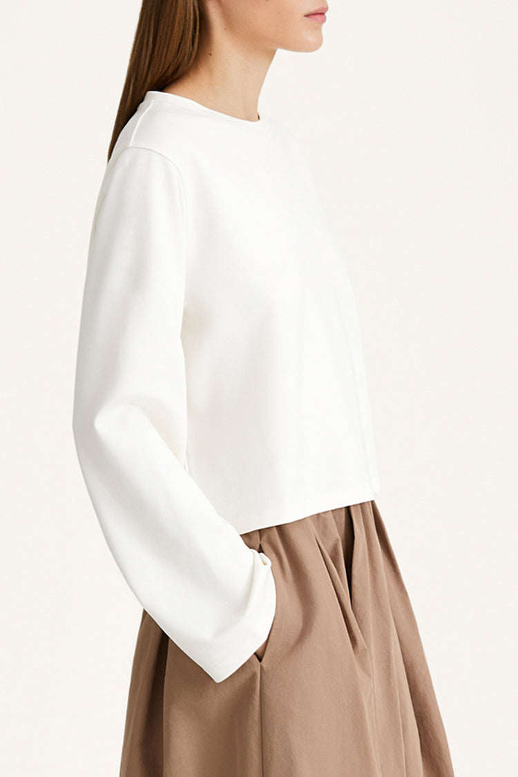 Jerry long sleeve top cream stylein model image side close