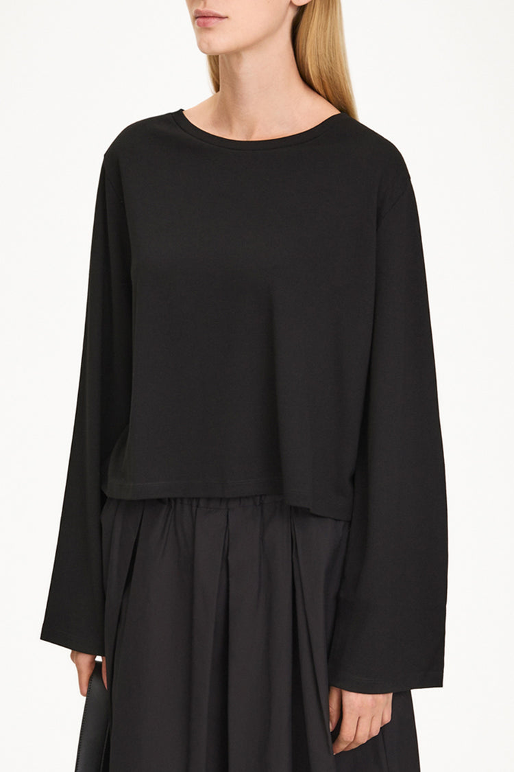 Jerry top long sleeve t-shirt black stylein model image side close