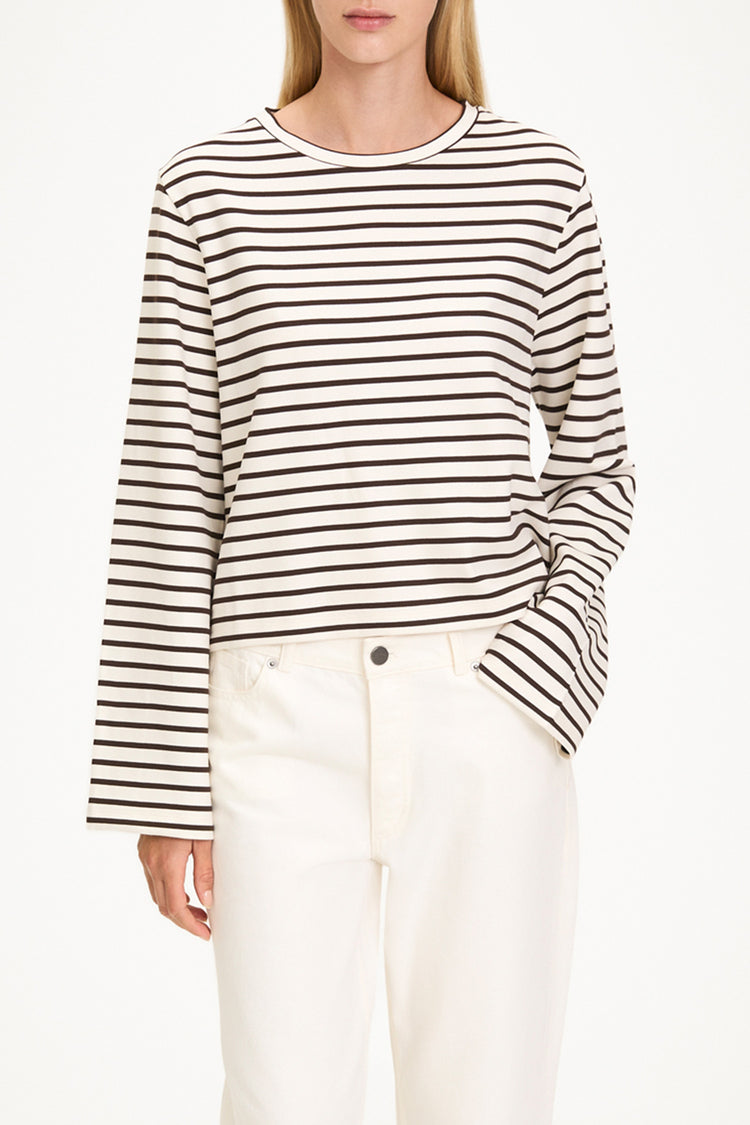 Jerry top long sleeve t-shirt brown white stripe stylein model image front close
