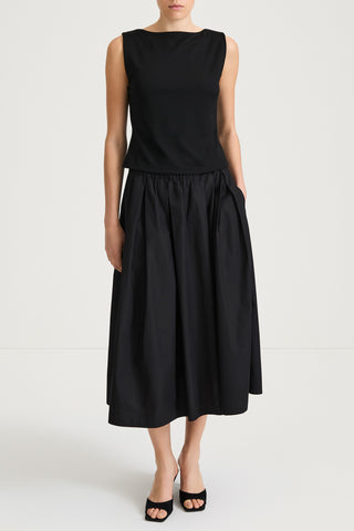 Jody sleeveless top black stylein model image front