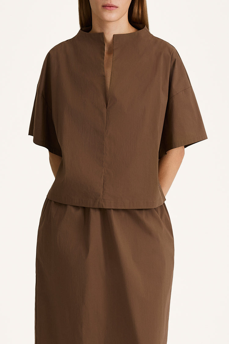 Joelle blouse cacao stylein model image front close
