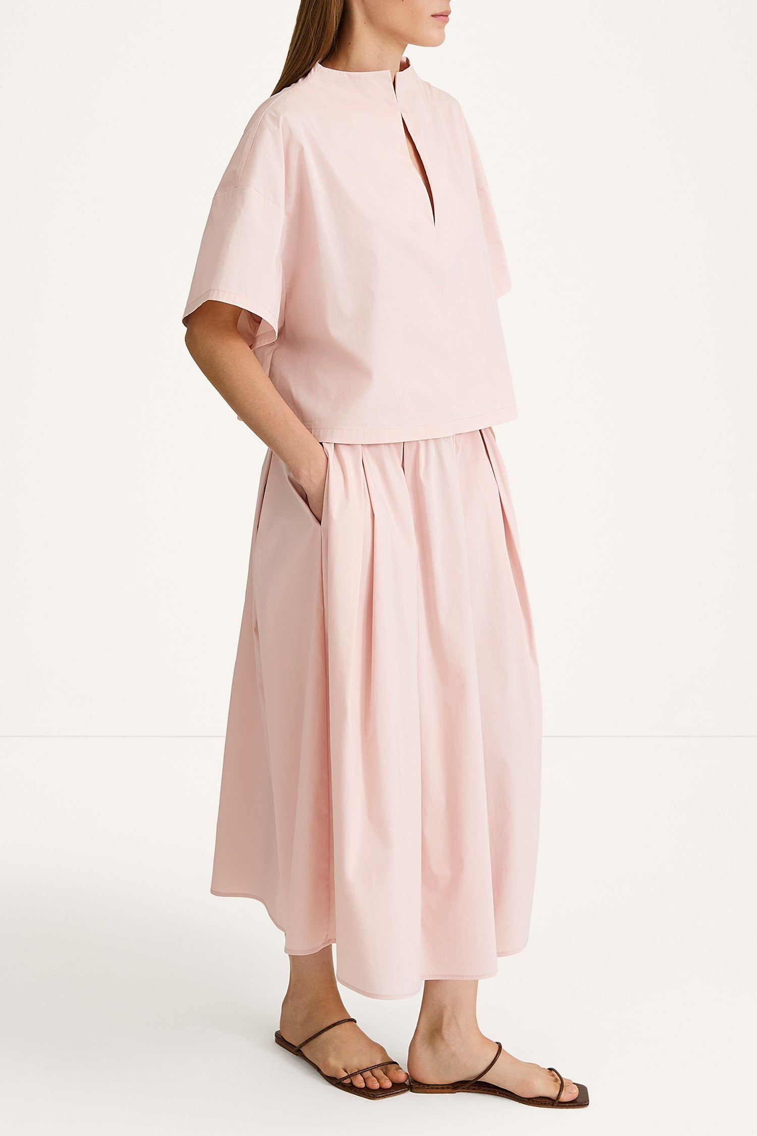 Joelle short sleeve blouse off pink stylein model image side