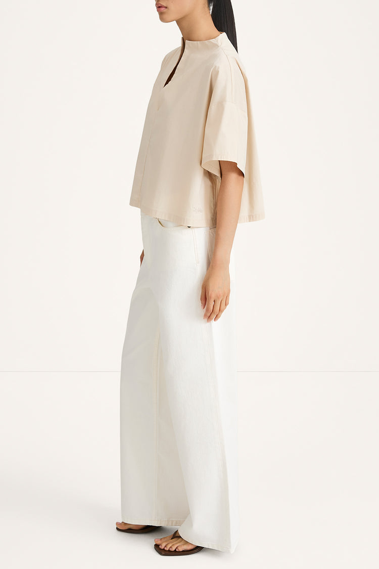 Joelle blouse short sleeve oyster stylein model image side