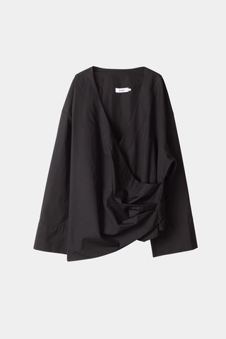 Johnny shirt voluminous v neckline overlapping front panels plates wide cuffs long sleeves black stylein packshot