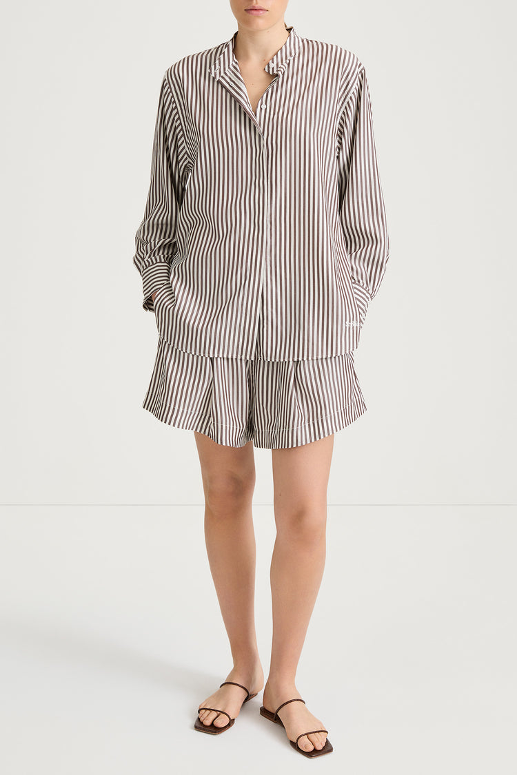 Jojo shorts brown stripe stylein model image front