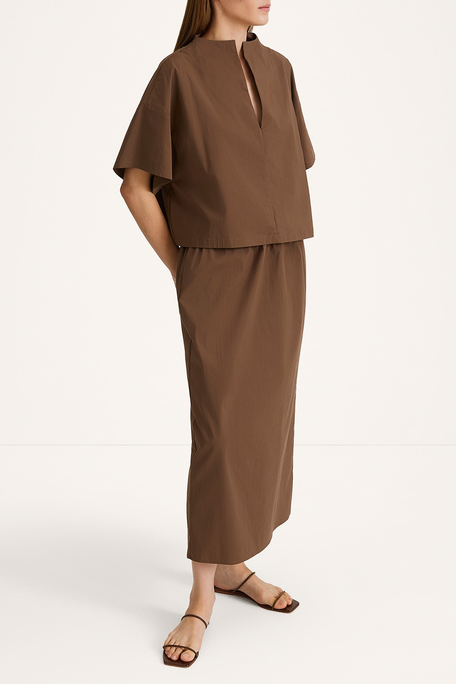 Jolene long skirt cacao stylein model image side