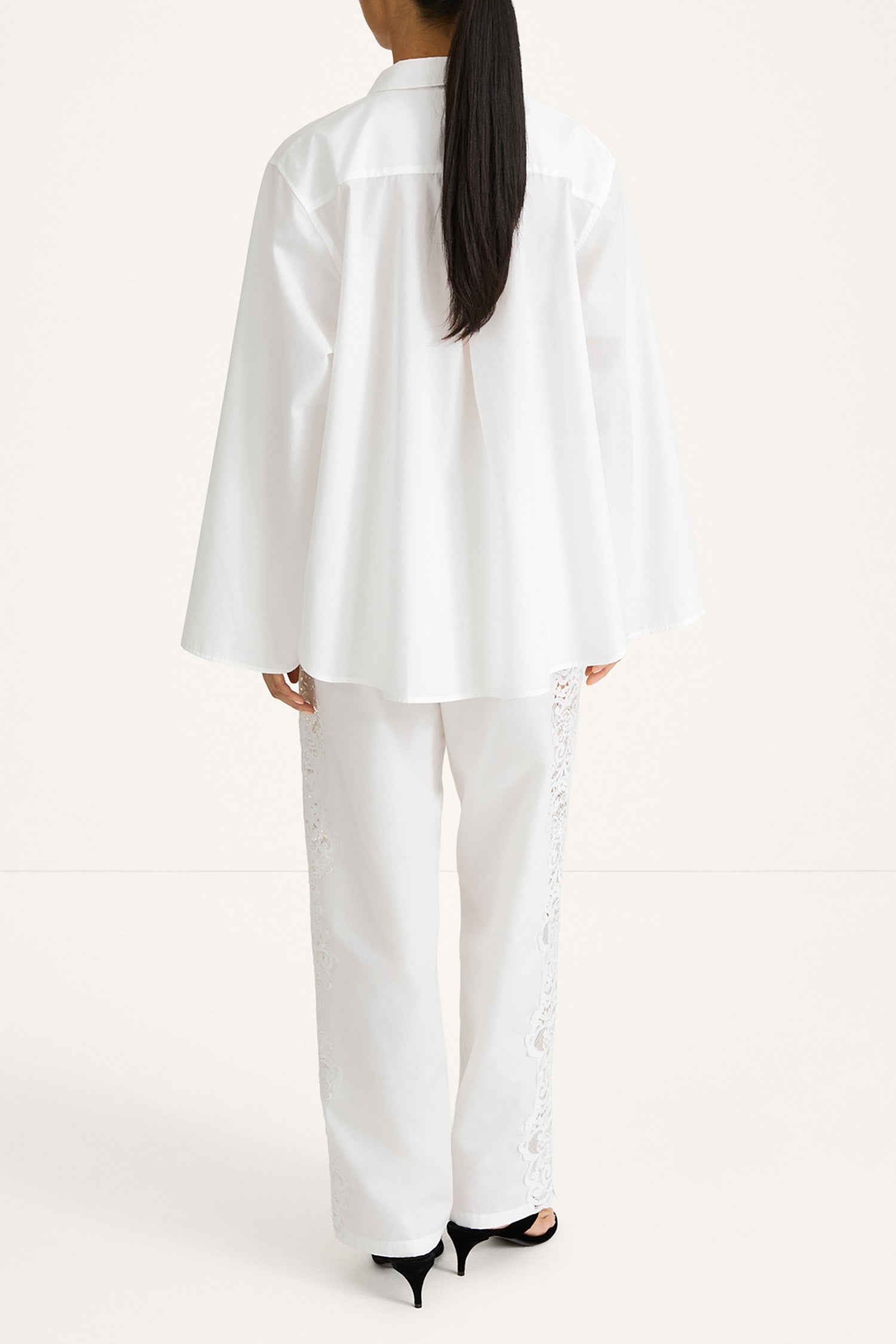 white shirt embroidery stylein jontavi back