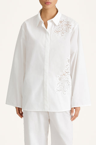 white shirt embroidery stylein jontavi detail